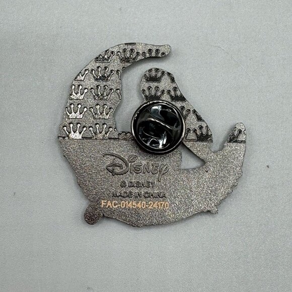 Loungefly Disney Princess Moon Blind Pin POCAHONTAS New Open Box - Picture 2 of 3